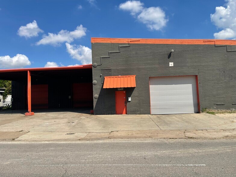 More Photos Of 7207 Navigation Blvd, Houston Flex For Sale