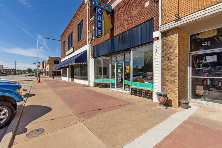 More Photos Of 424 W Chickasha Ave, Chickasha Storefront For Sale