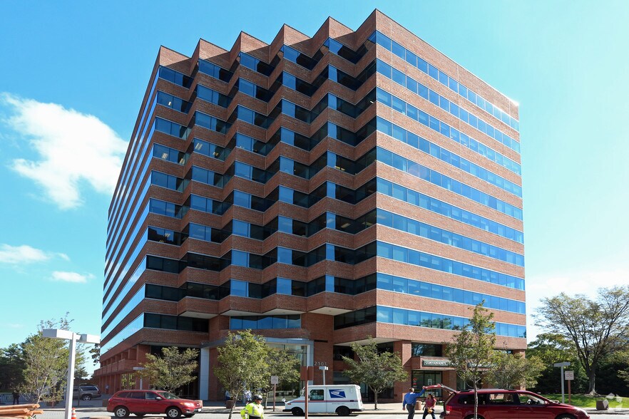 More Photos Of 2101 Wilson Blvd, Arlington Office For Lease