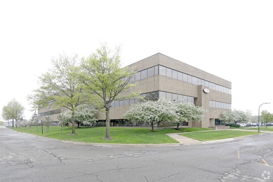 More Photos Of 950 Stephenson Hwy, Troy Loft Creative Space For Lease