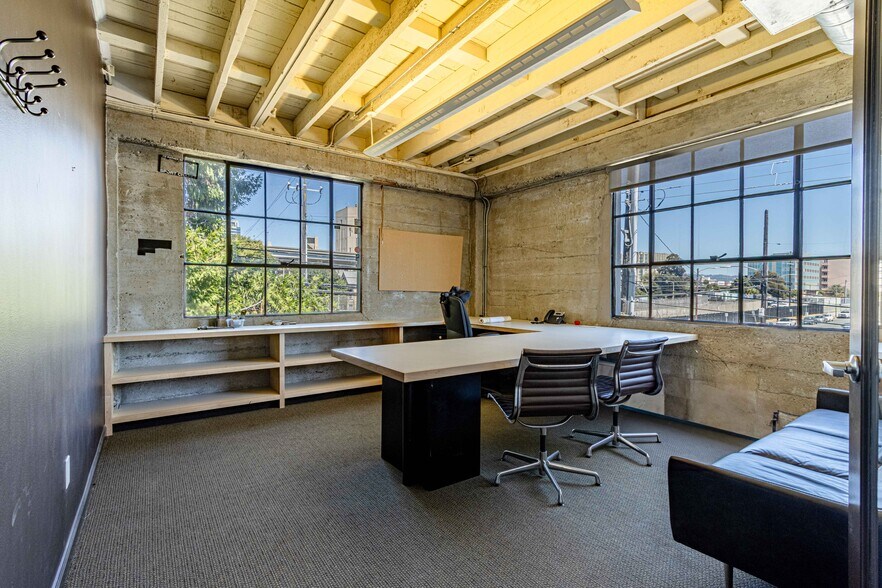 More Photos Of 329-331 Jefferson St, Oakland Office For Lease