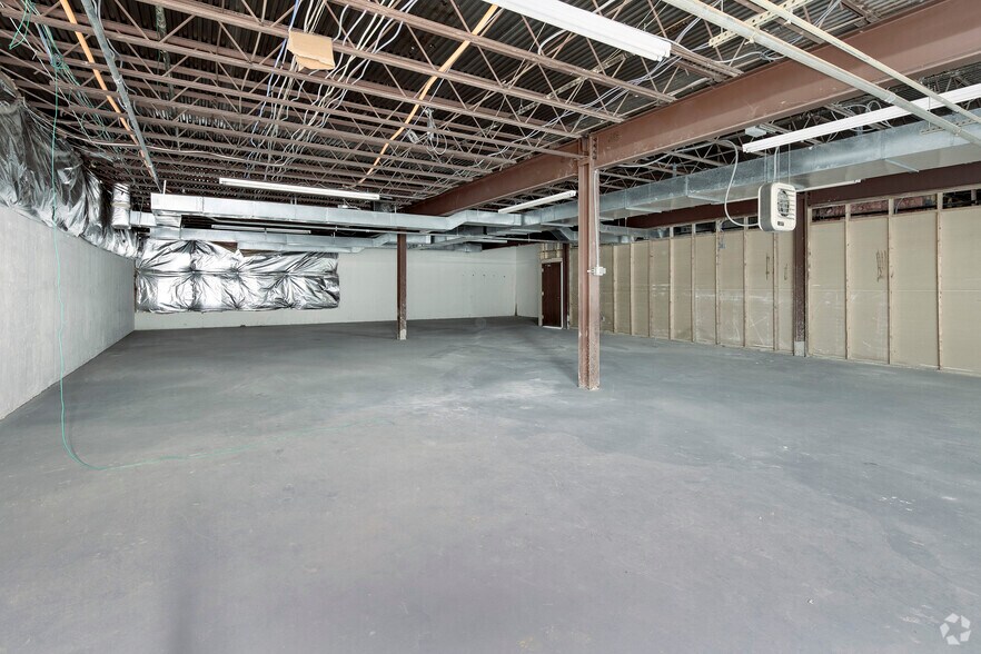 More Photos Of 1701 Financial Loop, Woodbridge General Retail For Sale