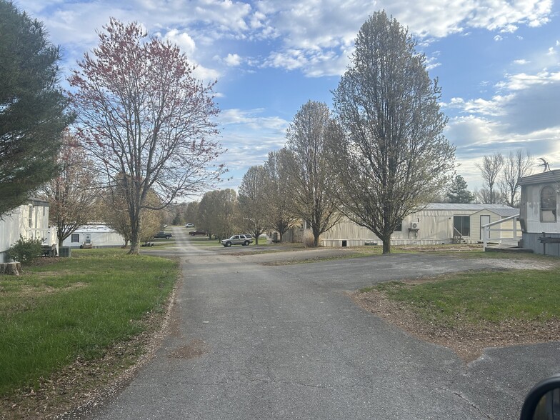 Primary Photo Of 8948 New Bowling Green rd, Smiths Grove Manufactured Housing Mobile Home Park For Sale