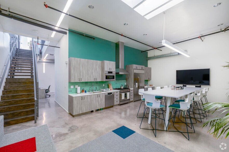 More Photos Of 5285 W Washington Blvd, Los Angeles Loft Creative Space For Sale