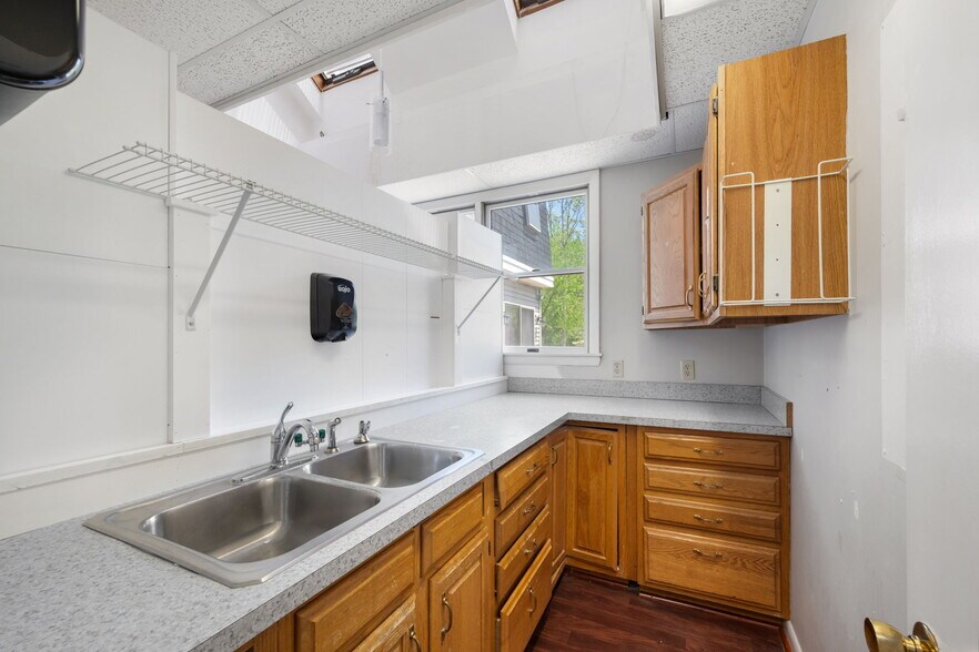 More Photos Of 275 W Main St, Norton Office Residential For Sale
