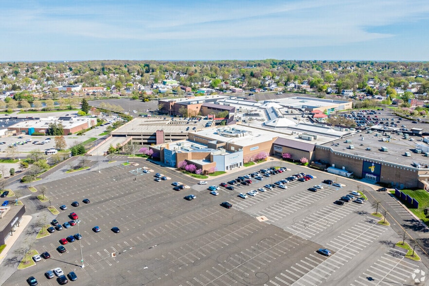 Primary Photo Of 2500 W Moreland Rd, Willow Grove Storefront For Lease