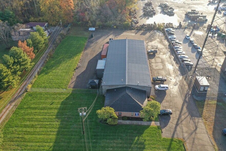 More Photos Of 3822 Victory Ave, Louisville Warehouse For Lease