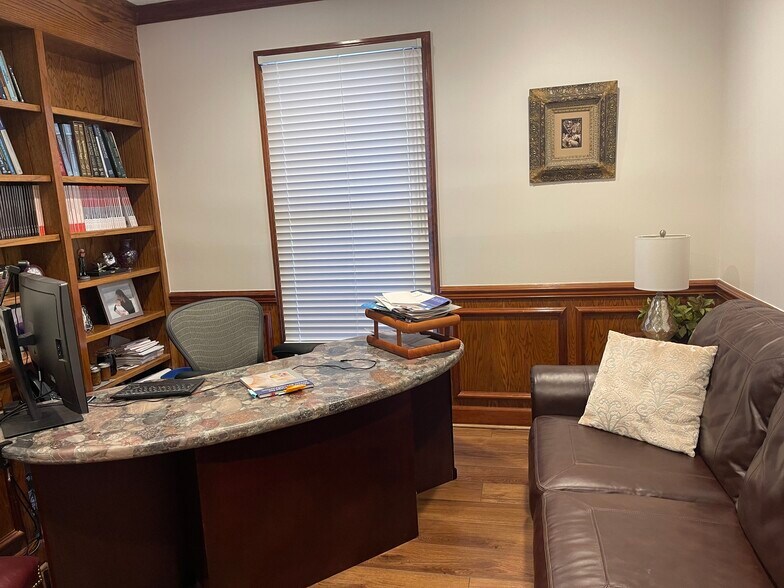 More Photos Of 1240 Hospital Dr, Mount Pleasant Medical For Lease