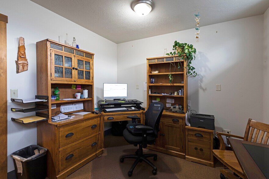 More Photos Of 401 W Main St, Stevensville Medical For Sale