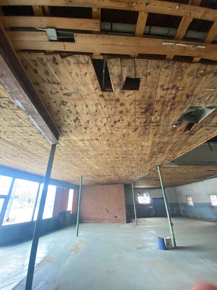 More Photos Of 100 S Water St, Elizabeth City General Retail For Sale