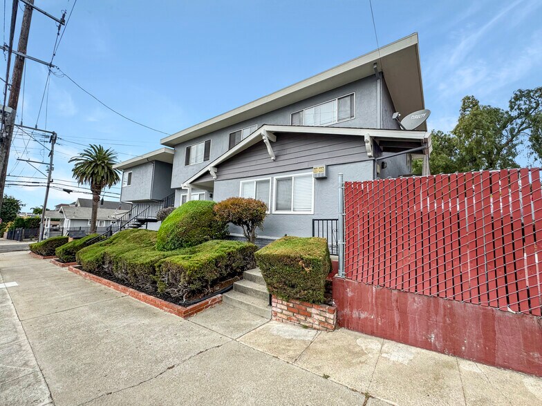 More Photos Of 2105 48th Ave, Oakland Apartments For Sale