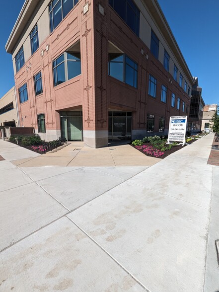 More Photos Of 415 Columbia St, Lafayette Office For Lease