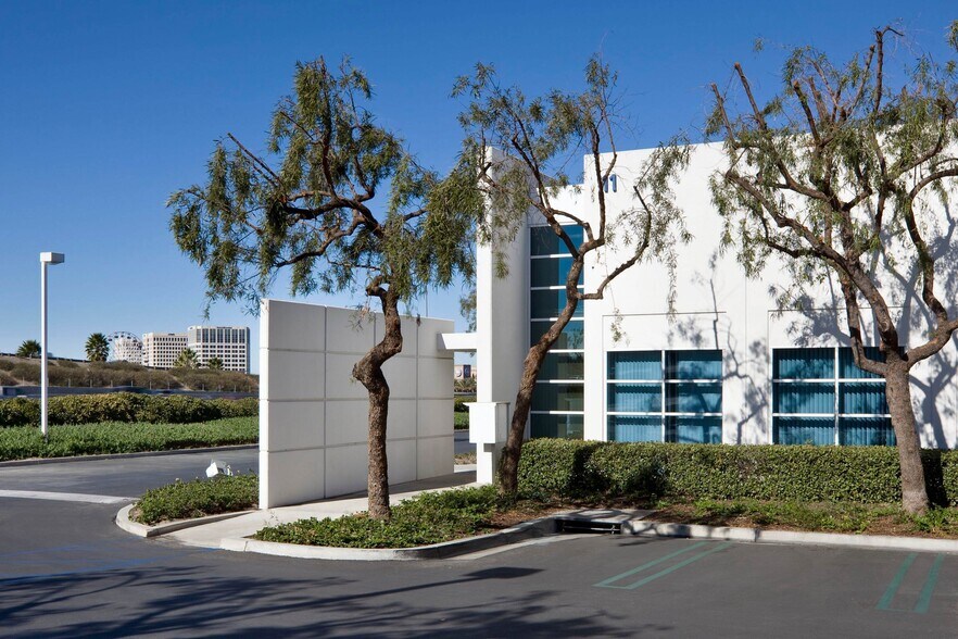 Primary Photo Of 11 Technology Dr, Irvine Light Manufacturing For Lease