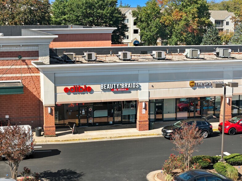 More Photos Of 9536 Liberia Ave, Manassas Supermarket For Lease