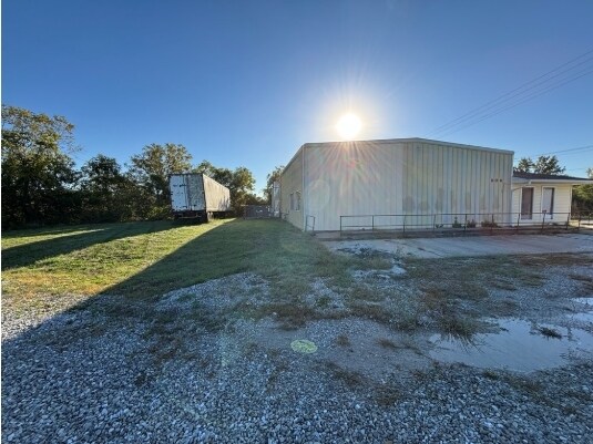 More Photos Of 906 Shepherd Ave, Kirksville Service For Sale