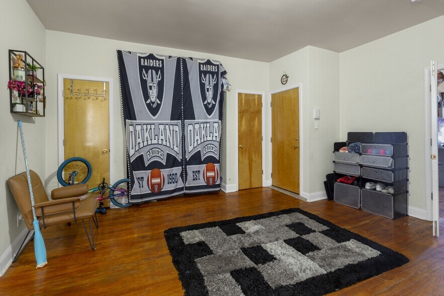 More Photos Of 4014 Market St, Philadelphia Storefront Retail Residential For Sale