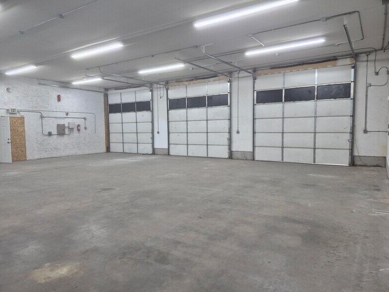 More Photos Of 3210 234th St E, Spanaway Warehouse For Lease