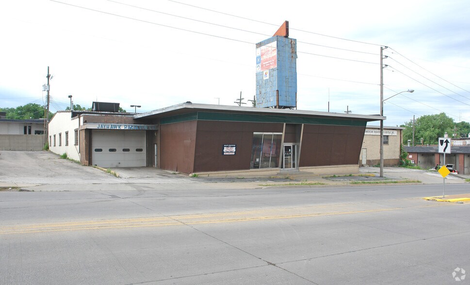 More Photos Of 1015 State Ave, Kansas City Showroom For Lease