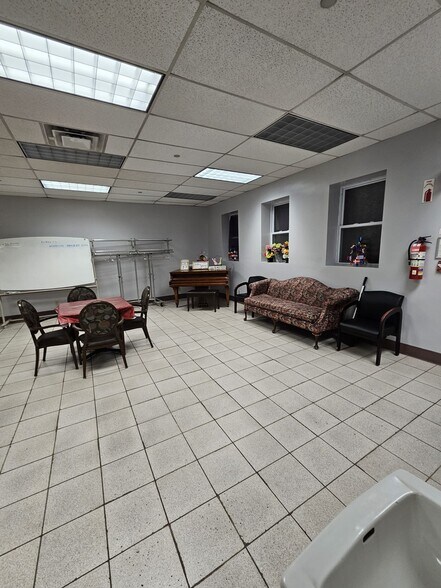 More Photos Of 913 E 108th St, Brooklyn Storefront Retail Office For Sale