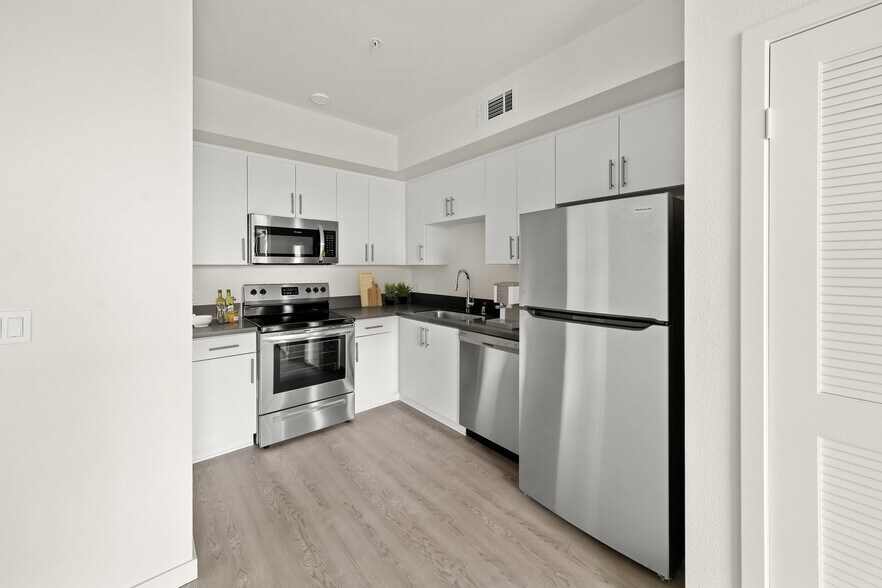 More Photos Of 3518 Chesapeake Ave, Los Angeles Apartments For Sale