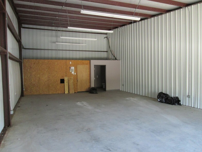 More Photos Of 6131 W Interstate 30, Royse City Warehouse For Lease