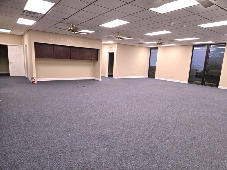 More Photos Of 1425 W State Road 434, Longwood Storefront Retail Office For Lease