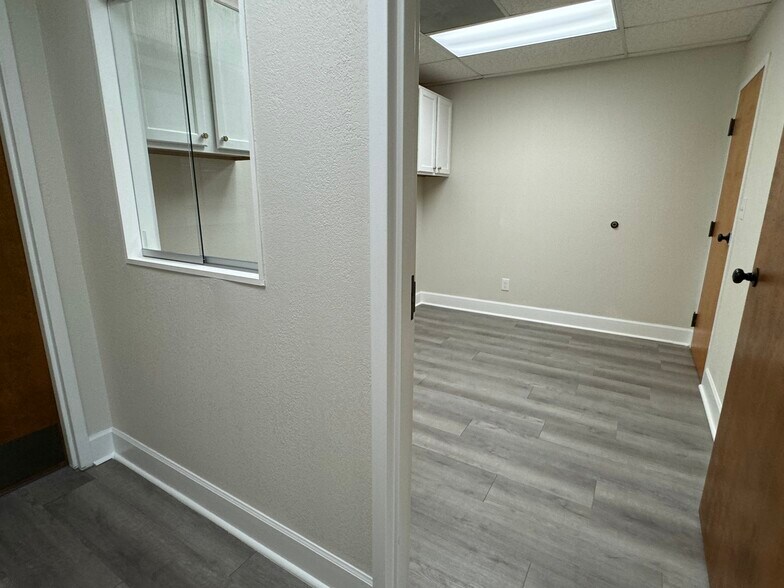 More Photos Of 1403 Medical Plaza Dr, Sanford Medical For Sale