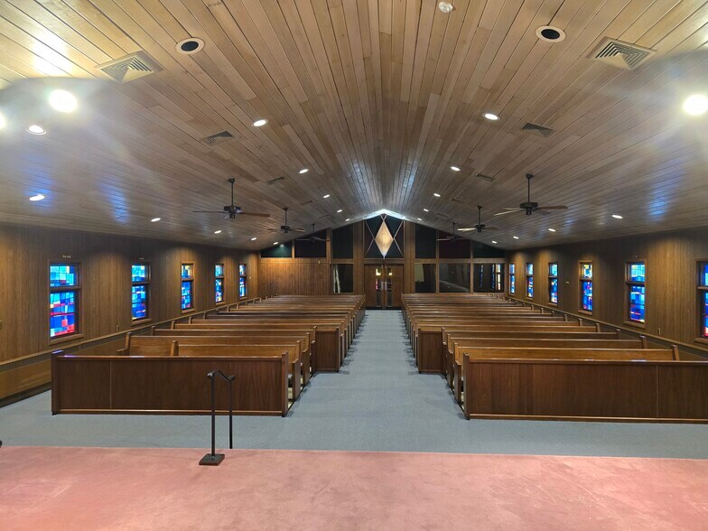 More Photos Of 87 Mystic Rd, North Stonington Religious Facility For Lease