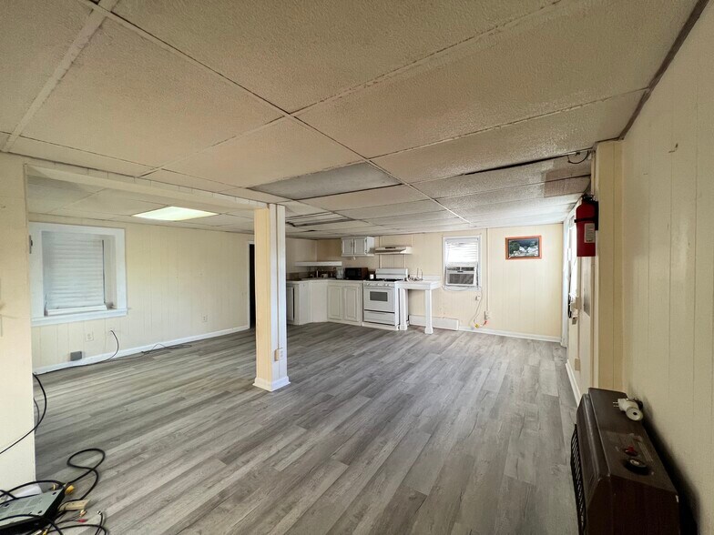 More Photos Of 8214 Panther Lake Rd, Willow Spring Flex For Lease