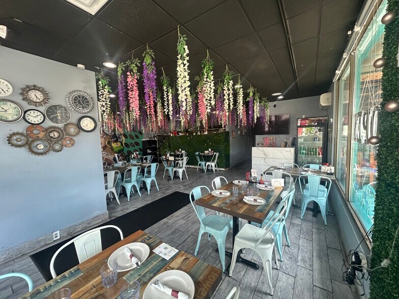 More Photos Of 4846 McKnight Rd, Pittsburgh Auto Repair For Lease