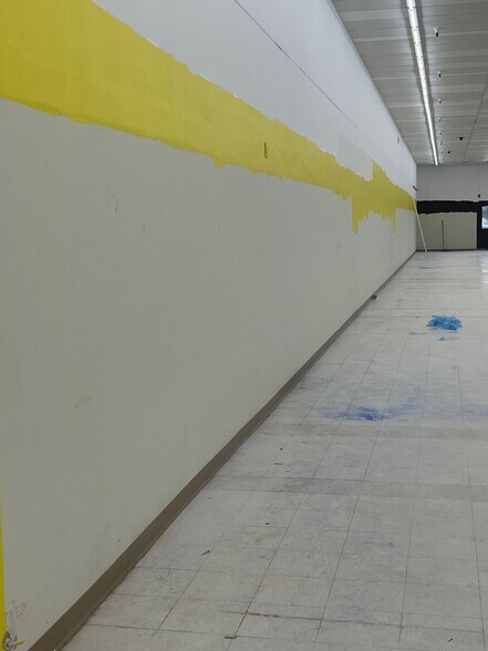 More Photos Of 4892 Okeechobee Rd, Fort Pierce Self Storage For Lease