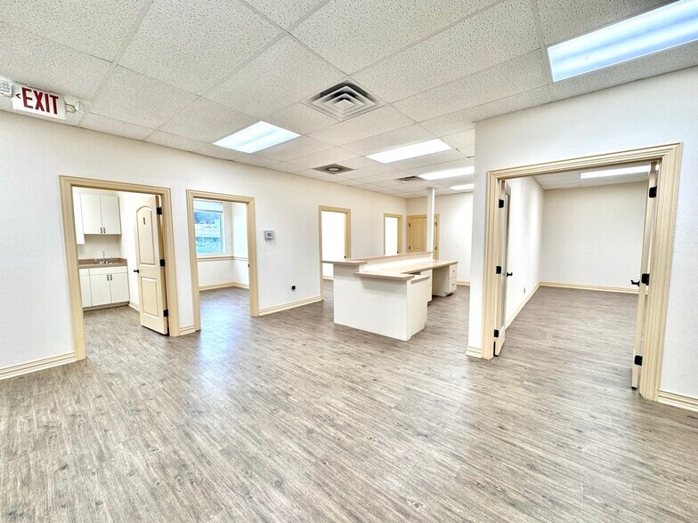 More Photos Of 101 S US Highway 75, Denison Medical For Lease