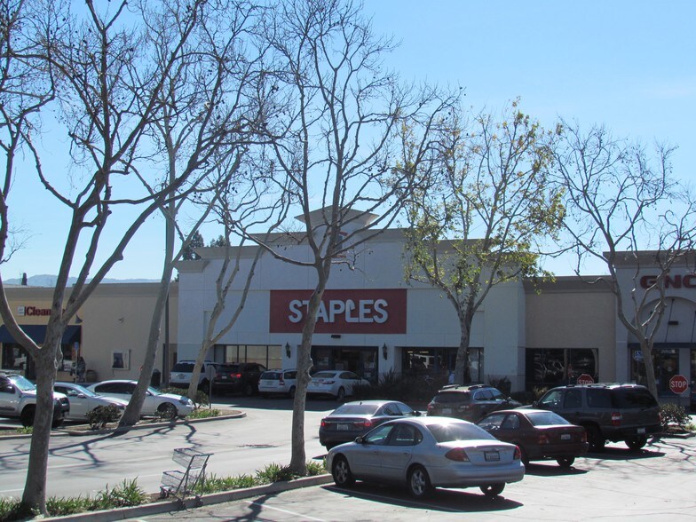 More Photos Of 2860-3090 Cochran St, Simi Valley Unknown For Lease