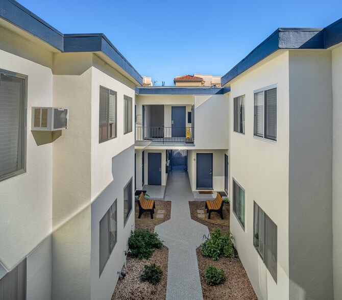 More Photos Of 1711 Granville Ave, Los Angeles Apartments For Sale