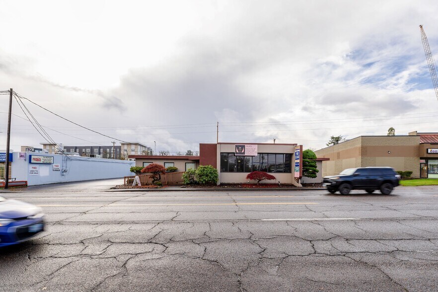 More Photos Of 12850 SW Canyon Rd, Beaverton Medical For Lease