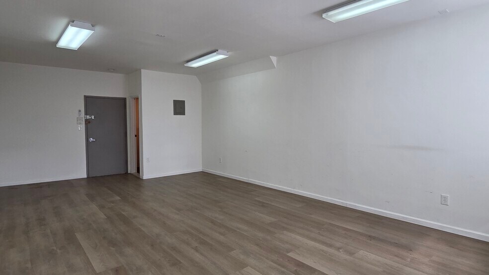 More Photos Of 3512 Farrington St, Flushing Storefront Retail Office For Lease