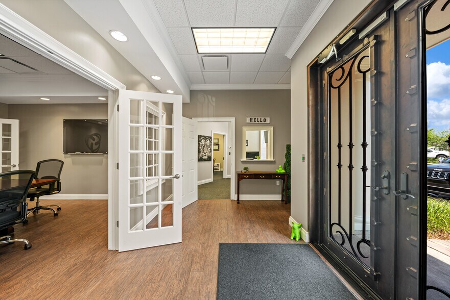 More Photos Of 17411 Bridge Hill Ct, Tampa Loft Creative Space For Sale