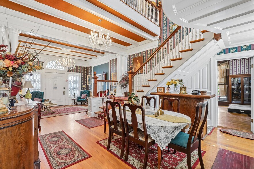 More Photos Of 421 Howard St, San Antonio Hospitality For Sale