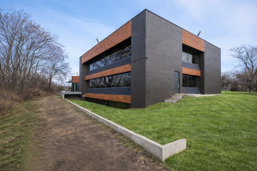 More Photos Of 150 Ann St NW, Grand Rapids Bank For Sale