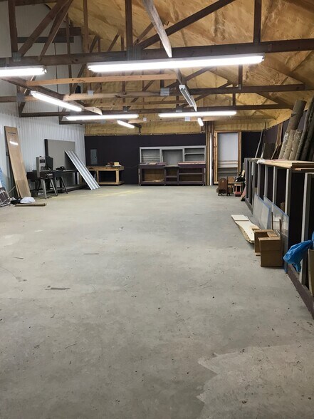 More Photos Of 11243 State Highway 19 S, Lovelady Flex For Sale