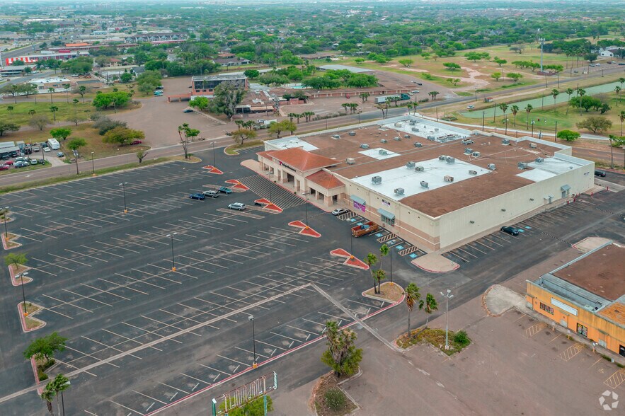 More Photos Of 1701 S Closner Blvd, Edinburg Freestanding For Lease