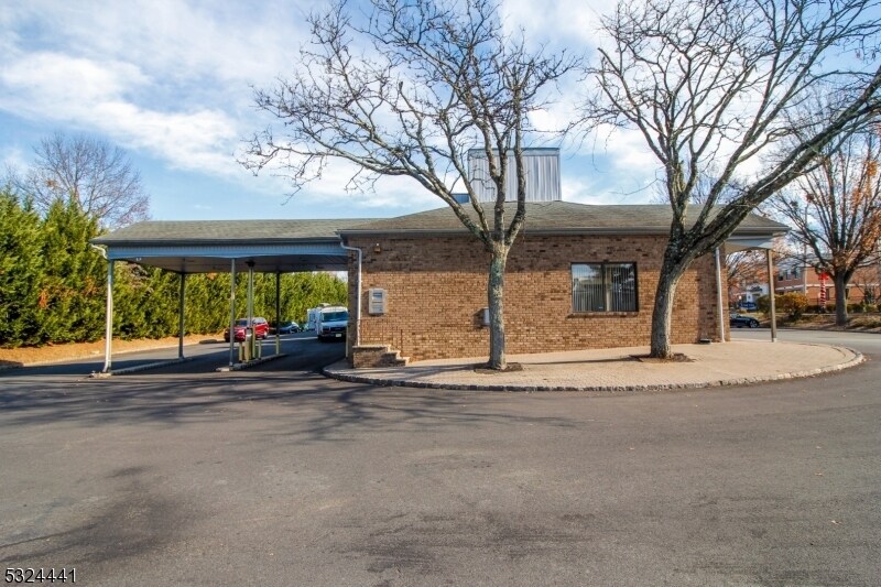 More Photos Of 426 Ridgedale Ave, East Hanover Bank For Lease