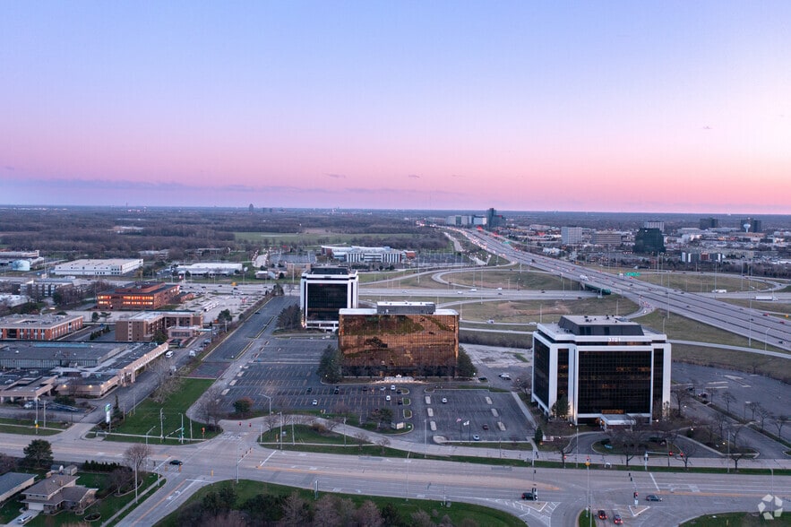 More Photos Of 3601 Algonquin Rd, Rolling Meadows Office For Lease