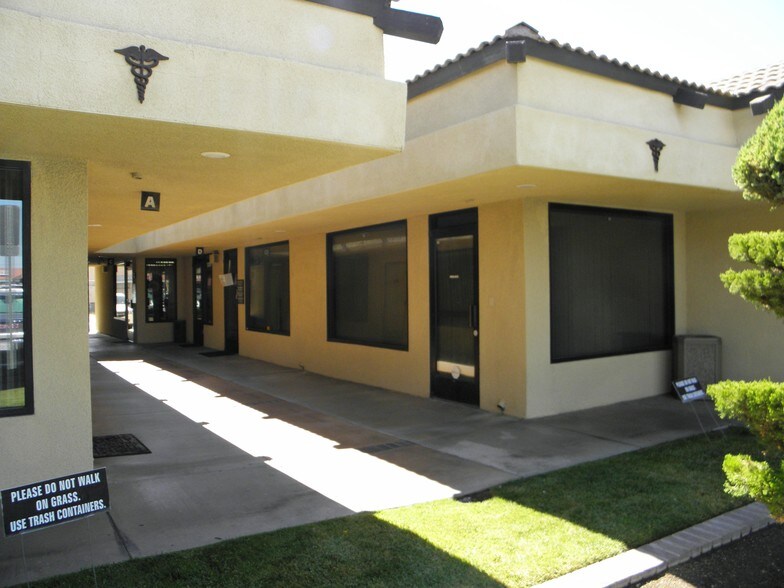 More Photos Of 16017 Tuscola Rd, Apple Valley Medical For Lease