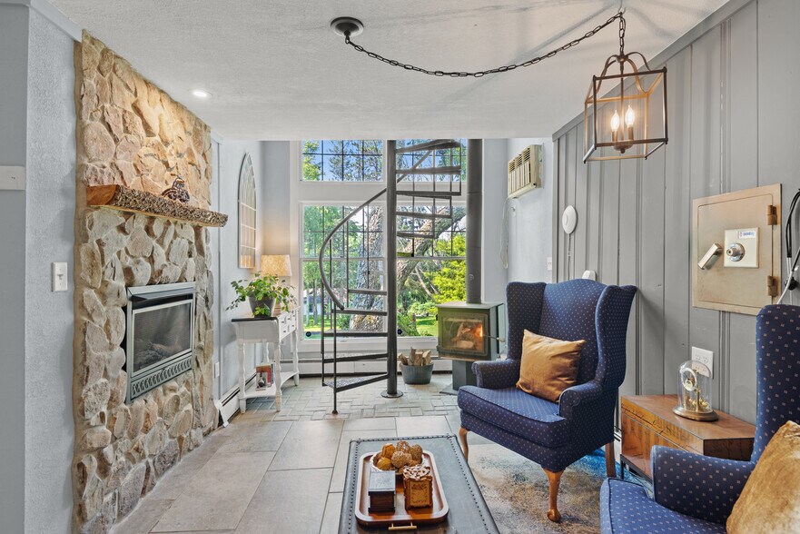 More Photos Of 2735 PA-390, Canadensis Hospitality For Sale