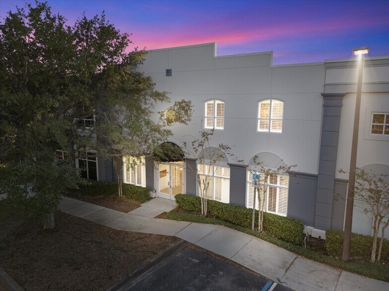 More Photos Of 422 S Alafaya Trl, Orlando Loft Creative Space For Sale