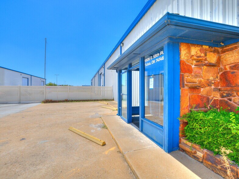 More Photos Of 9906 E 55th Pl, Tulsa Distribution For Sale