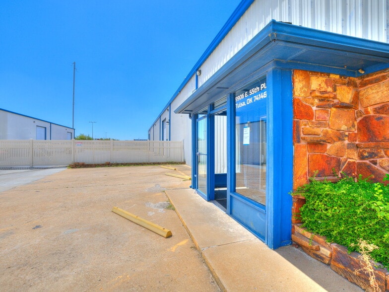 More Photos Of 9906 E 55th Pl, Tulsa Industrial For Lease