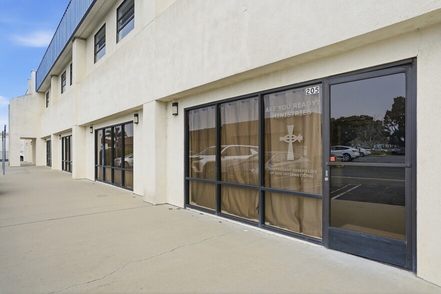 Primary Photo Of 203-205 W Central Ave, Lompoc Loft Creative Space For Sale