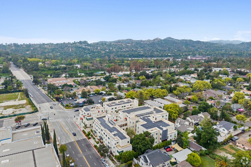 More Photos Of 735 N Orange Blvd, Pasadena Apartments For Sale